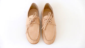 
                  
                    MOCCASIN / UNDYED
                  
                